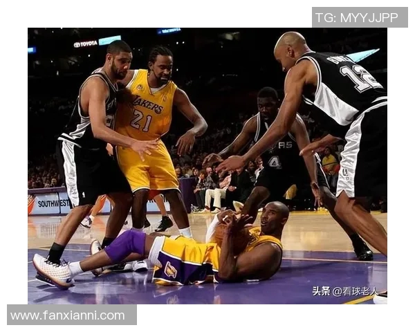 2001年NBA总决赛回顾魔术队与湖人队的激烈对抗与精彩瞬间 2001年NBA总决赛回顾魔术队与湖人队的激烈对抗与精彩瞬间